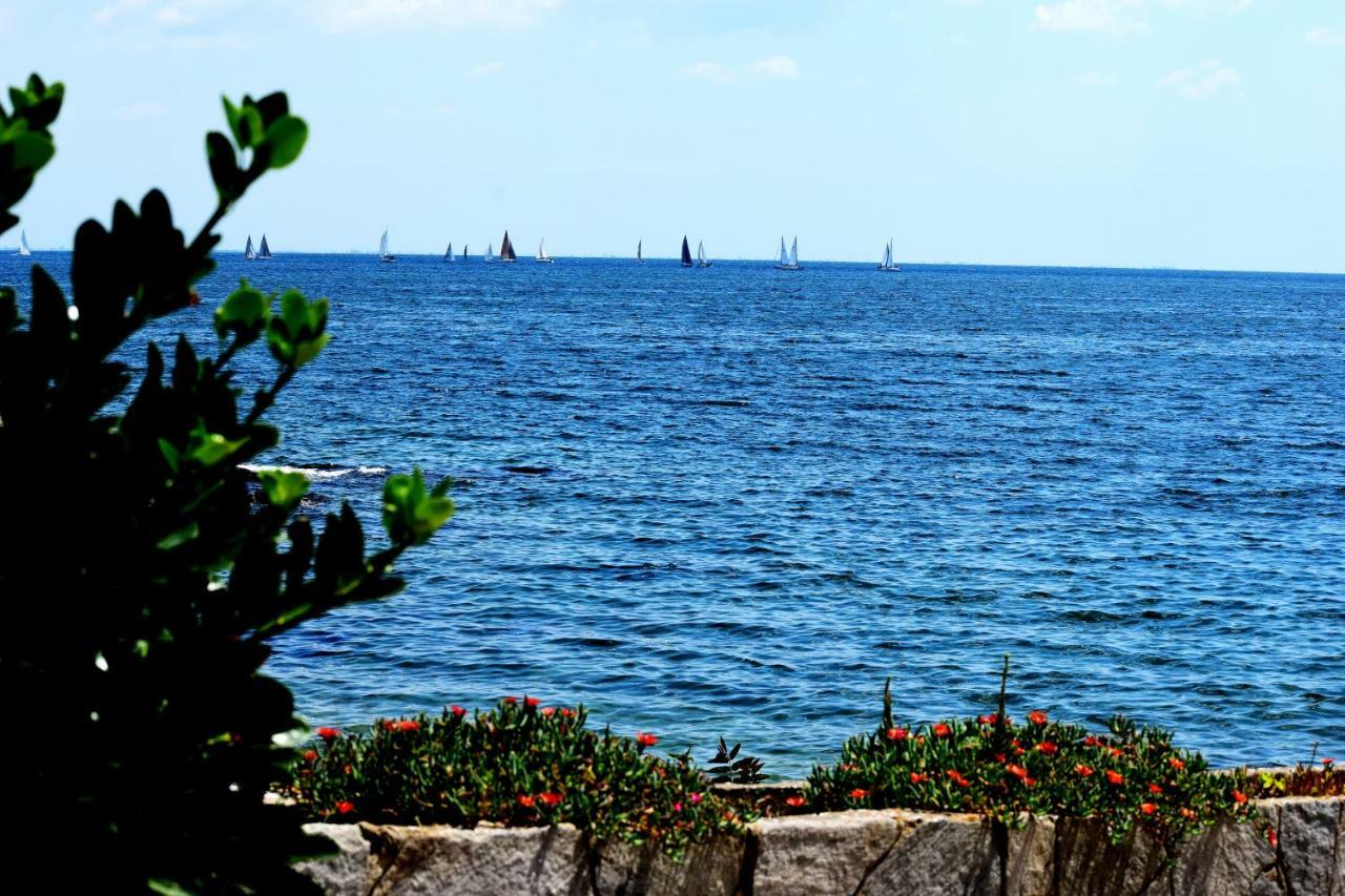 Beach Side Apart I Apartment Kavala Bagian luar foto
